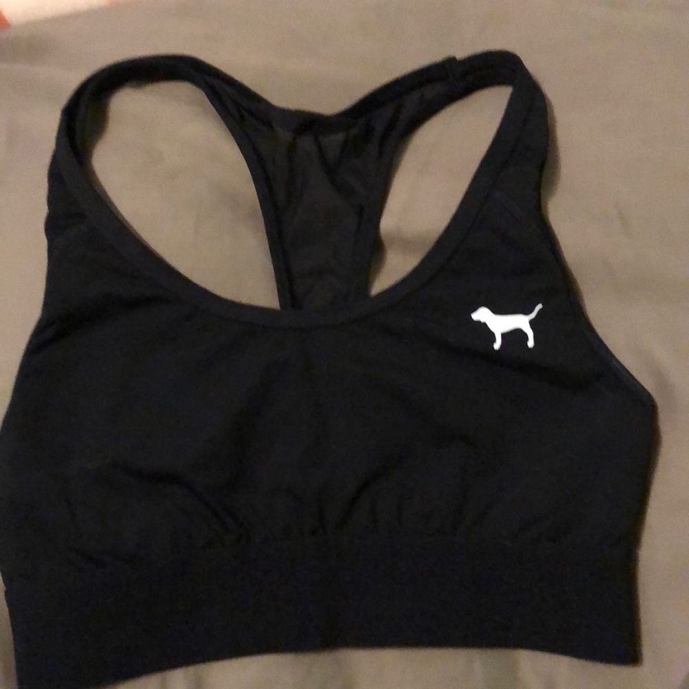 Black sports bra